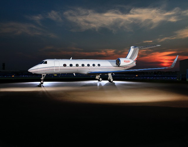 Image of tail N909AD