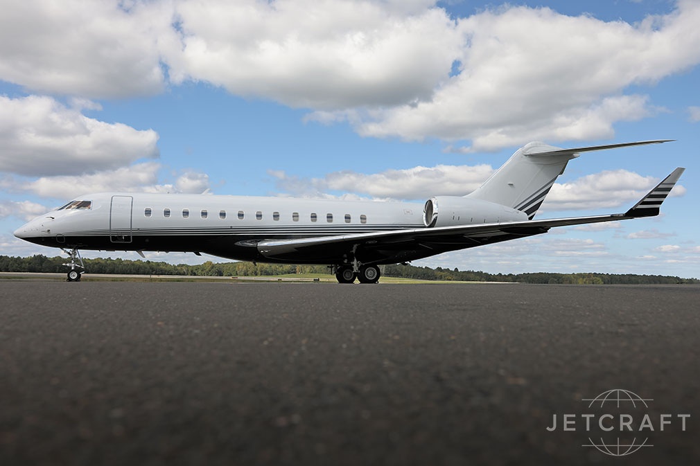 Image of tail N82EM