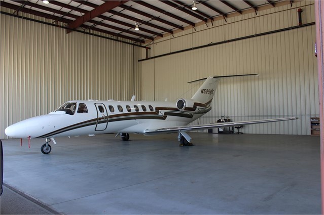 Image of tail N525NE