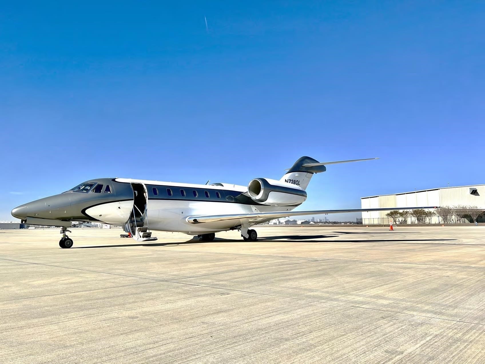 Image of tail N728QL