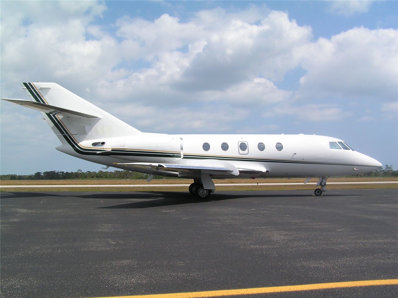 Image of tail N184WW