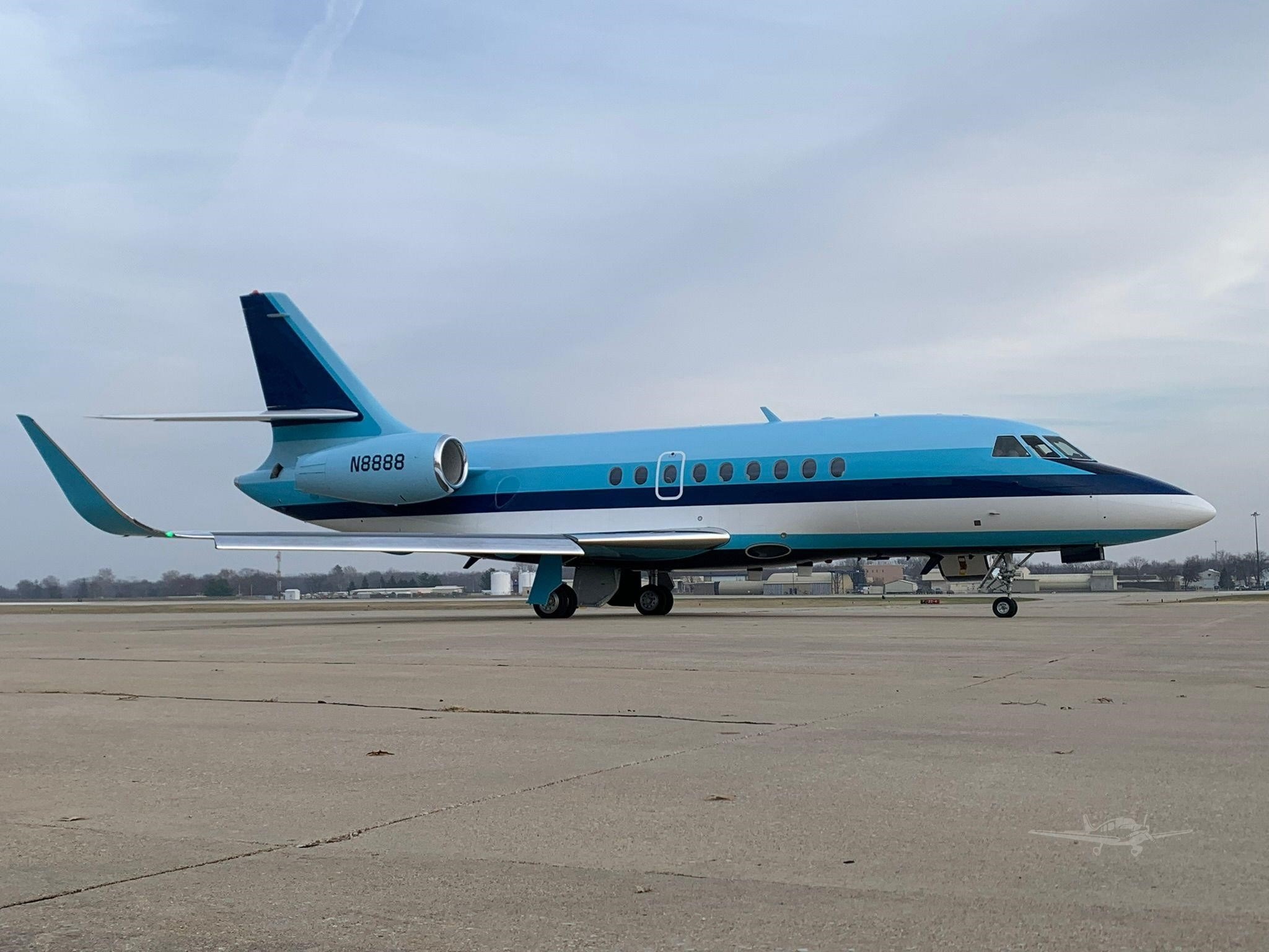 Image of tail N8888