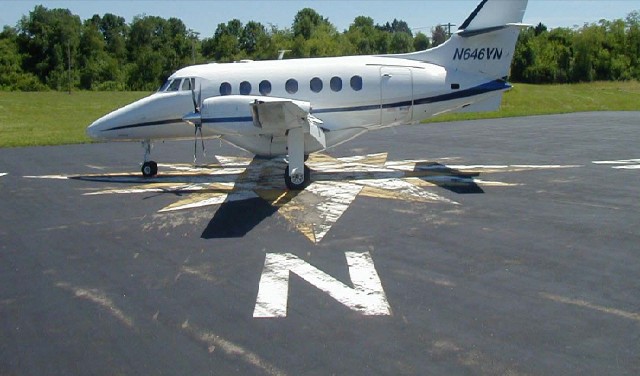 Image of tail N604EC