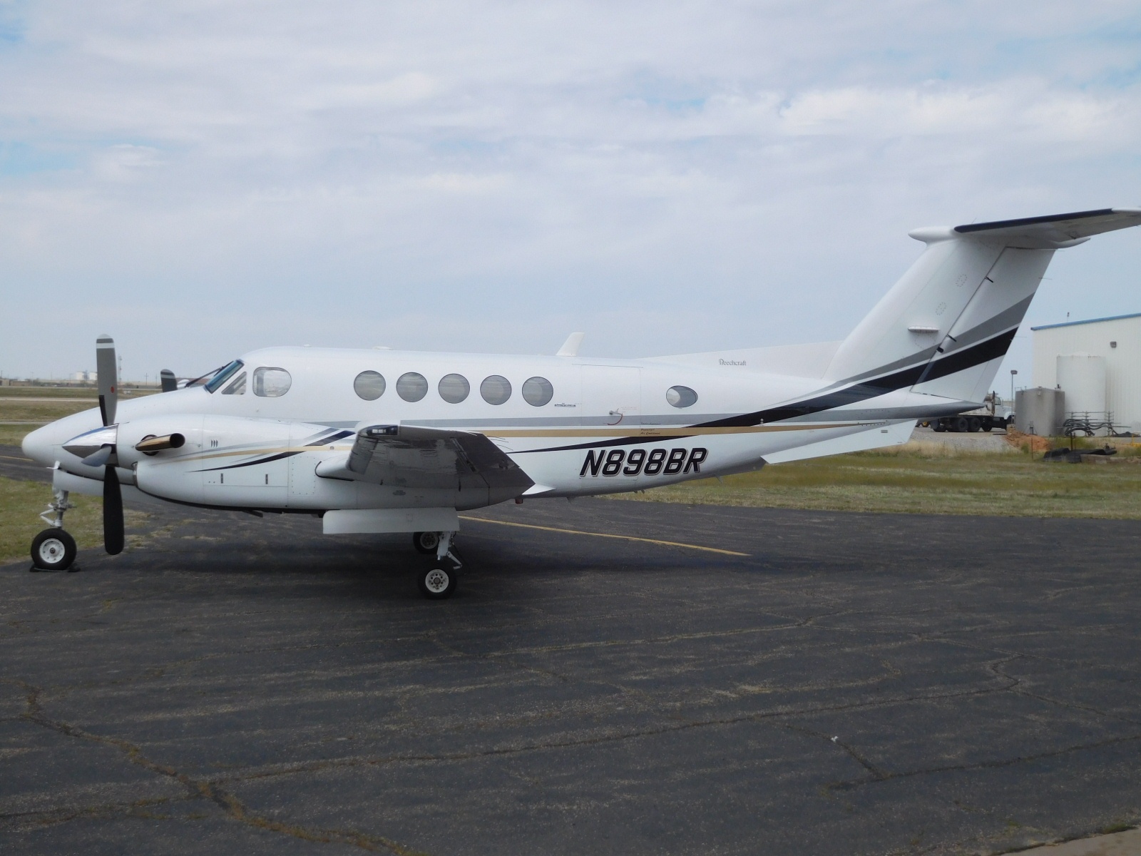 Image of tail N898BR
