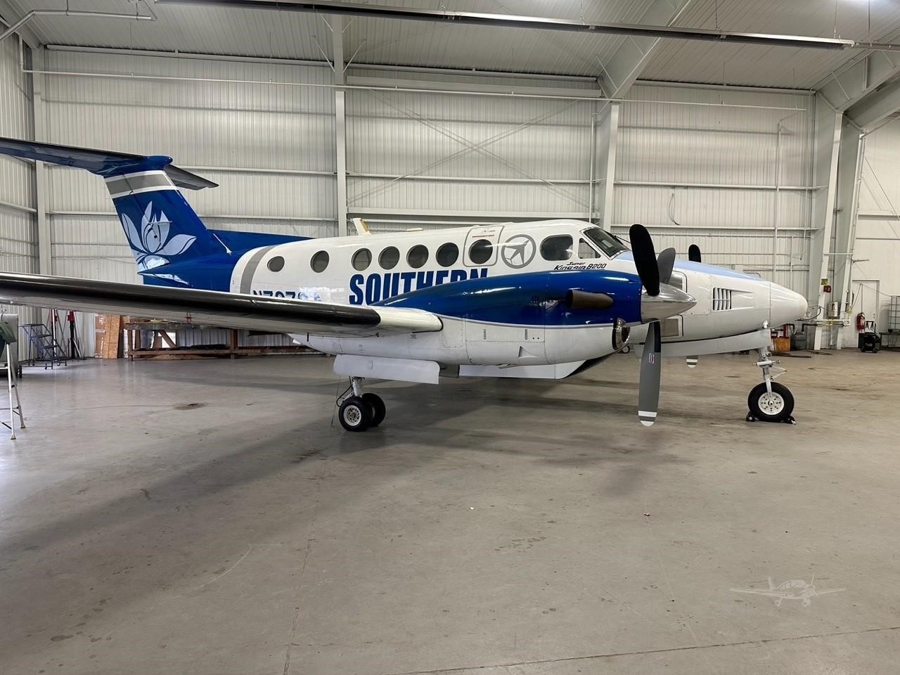 Image of tail N727SA