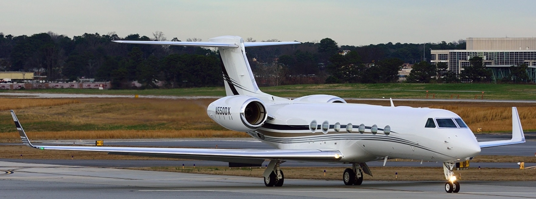 Image of tail N550DX