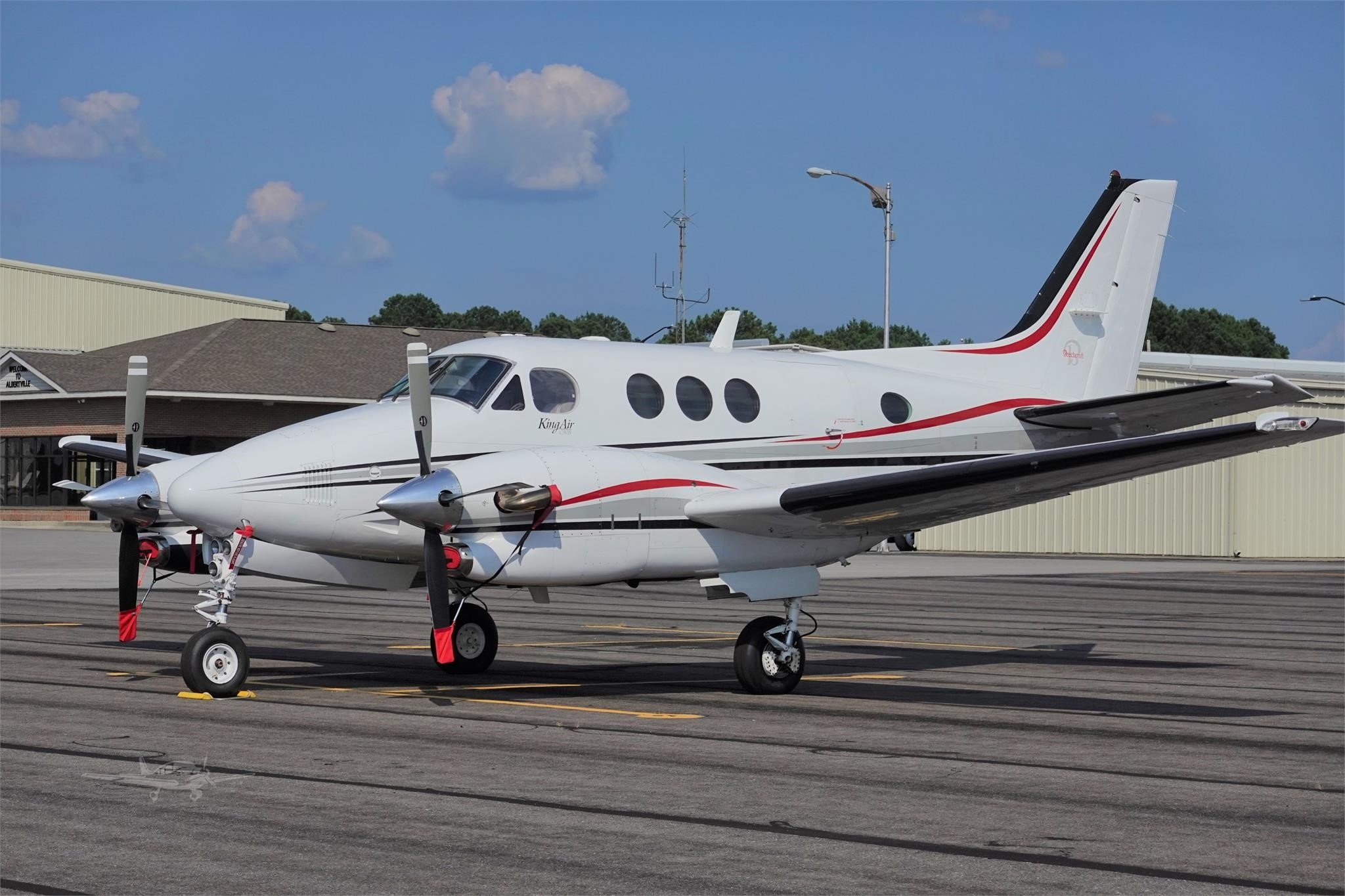 Image of tail N555HJ