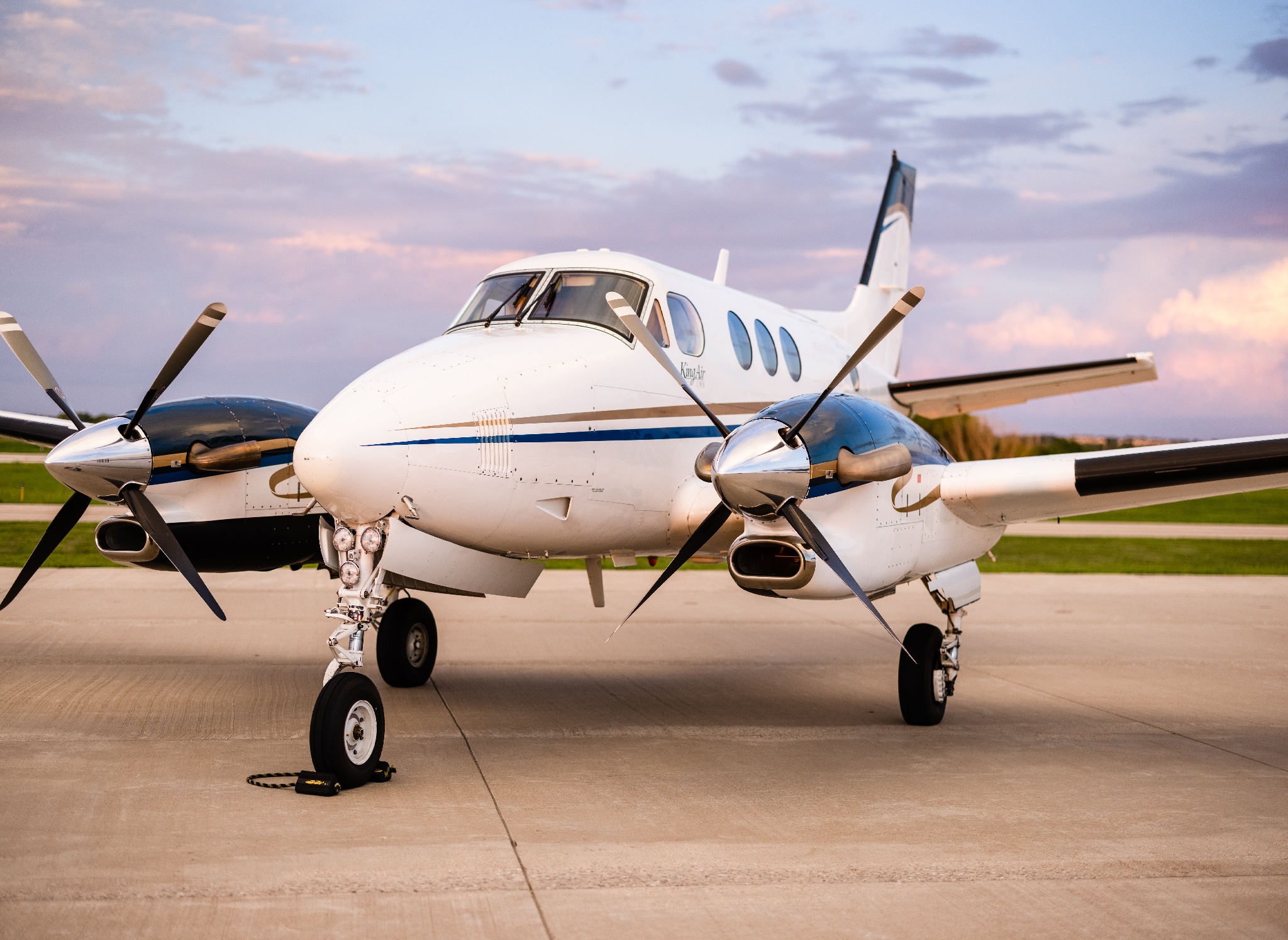Image of tail N90SD