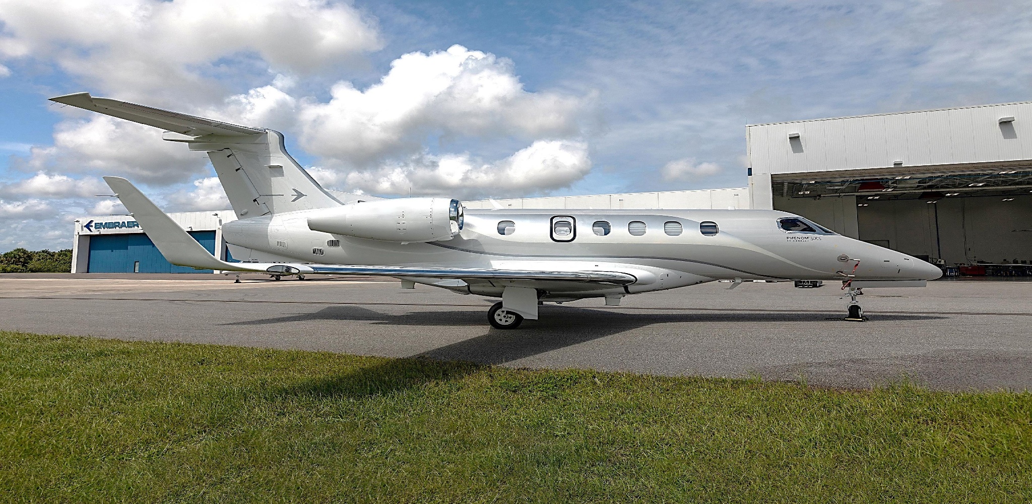 Image of tail N419N