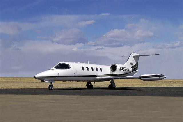 Image of tail N453AM