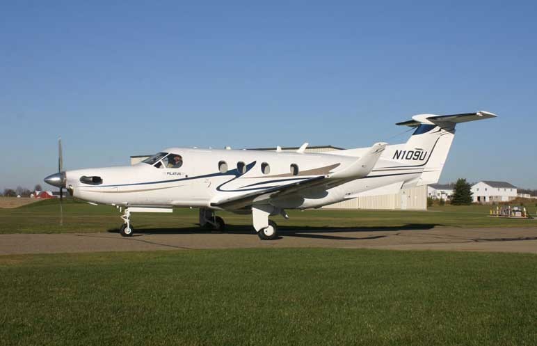 Image of tail N715NL