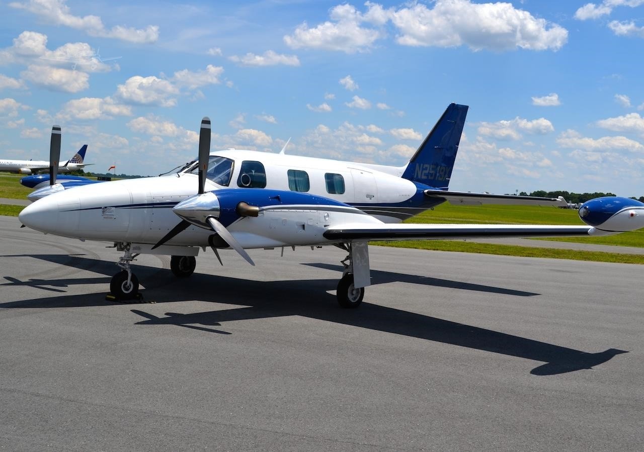 Image of tail N2519X